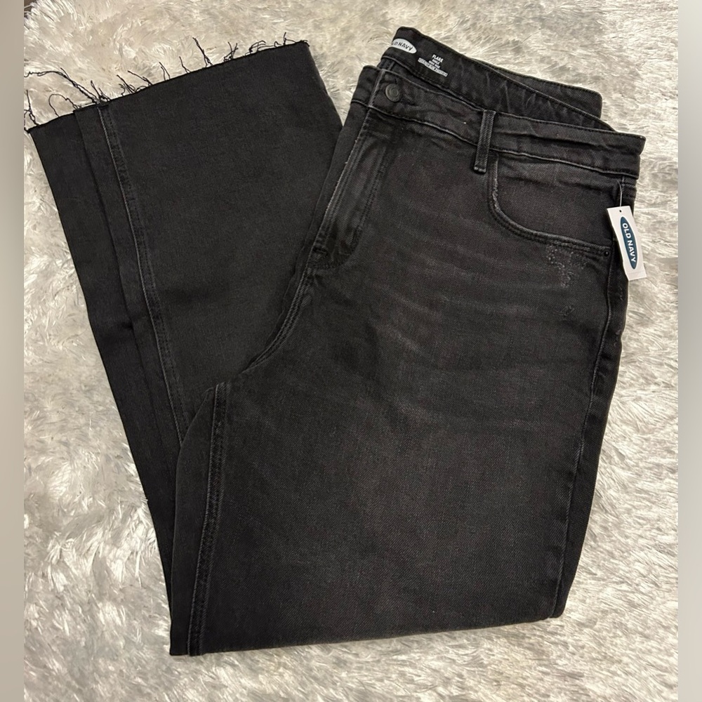Super cute pair of very well made Old Navy Flare Ankle, High Rise raw edge jeans